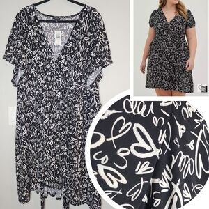 NWT Torrid Hearts Print Mini Studio Knit Surplice Dress Black White 6X Pockets